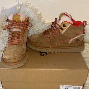 UGG.  6.5 Brown/Orange